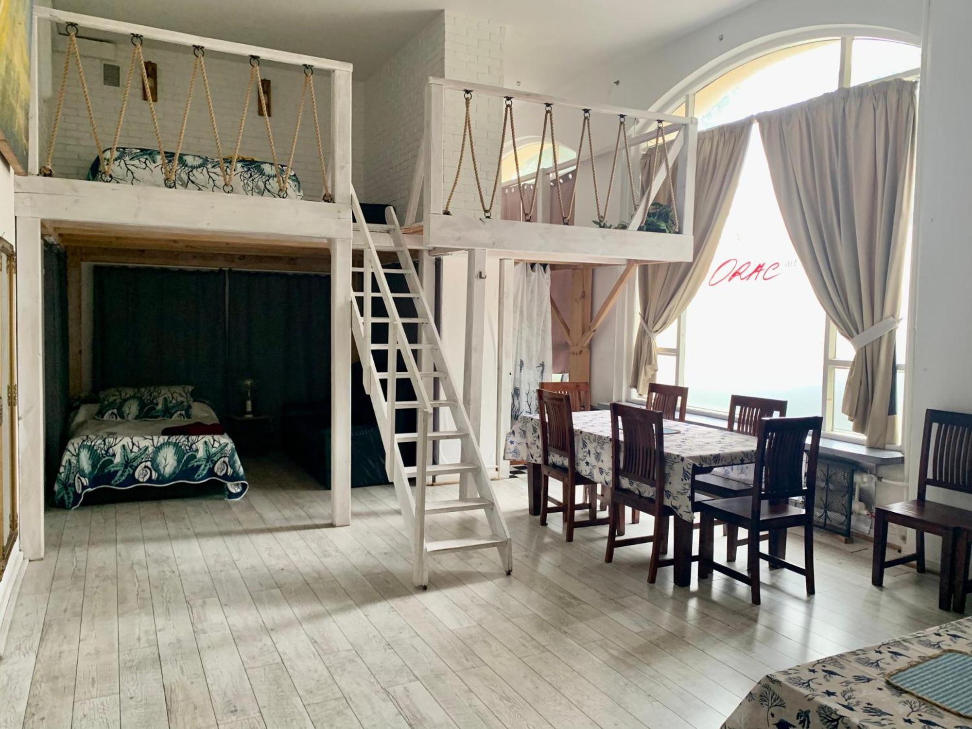 Апартаменти Amazing Art Loft / Centrum/ Free Parking