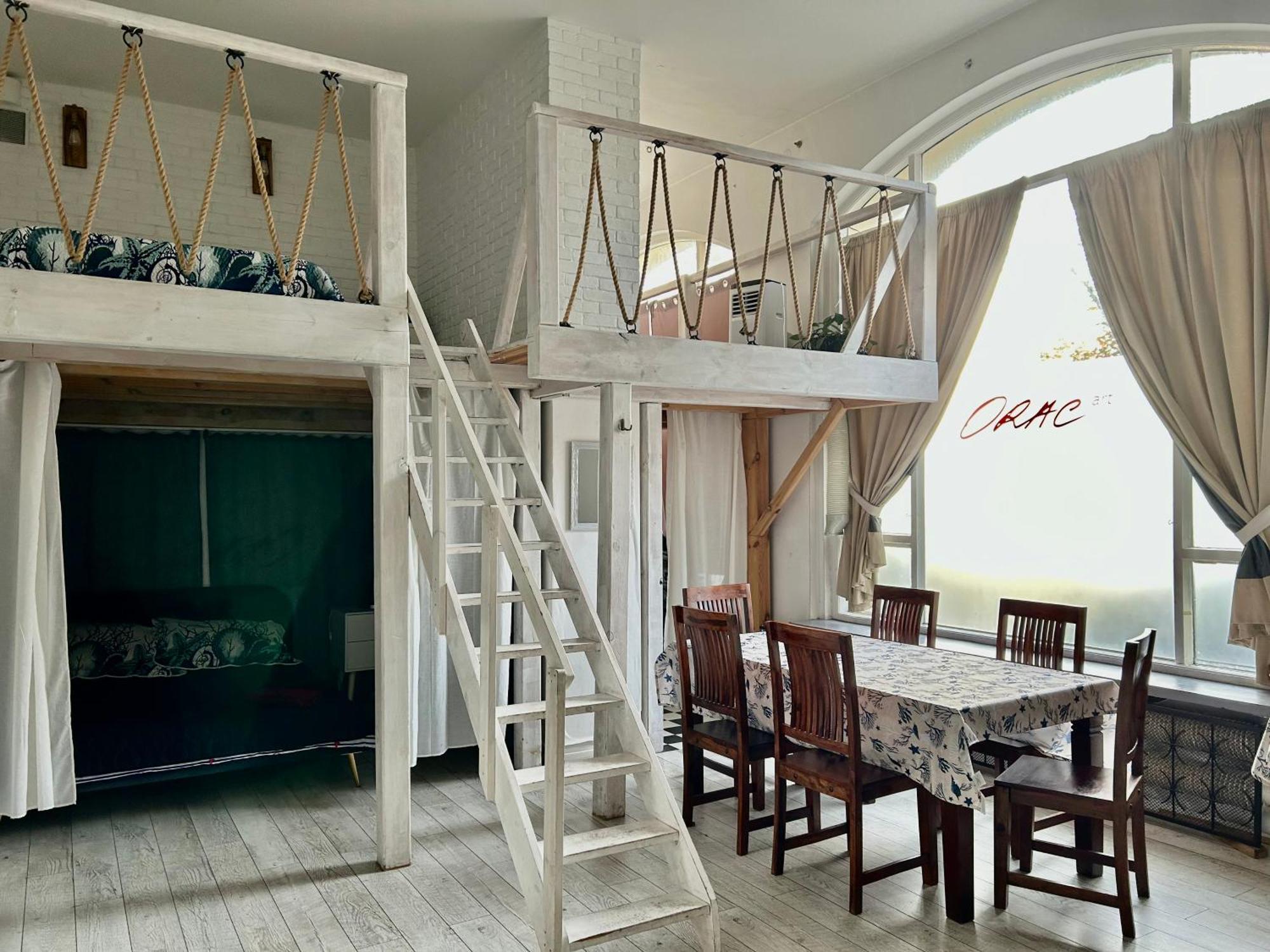 Amazing Art Loft / Centrum/ Free Parking Апартаменти *